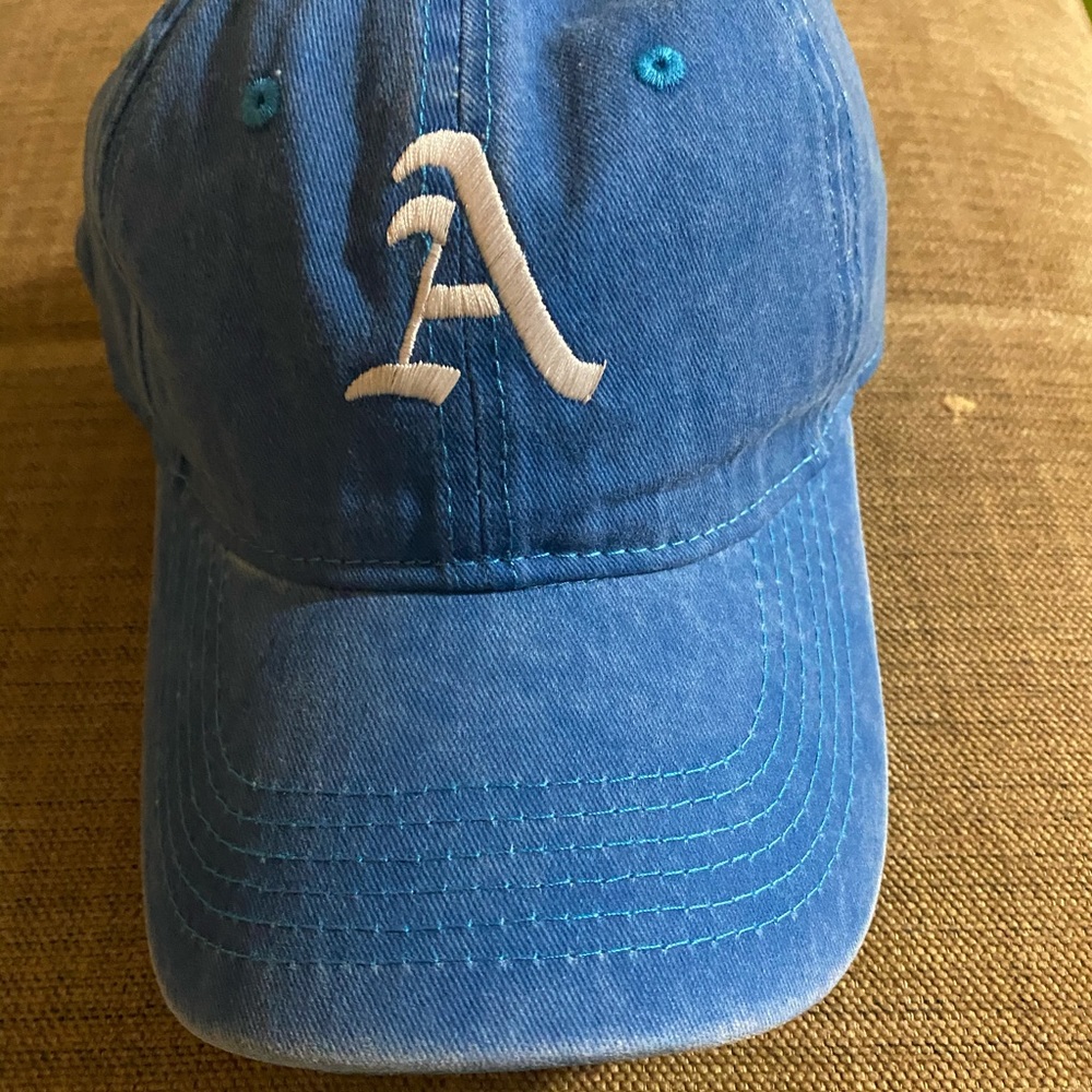 Baseball caps - Picture 9 of 12
